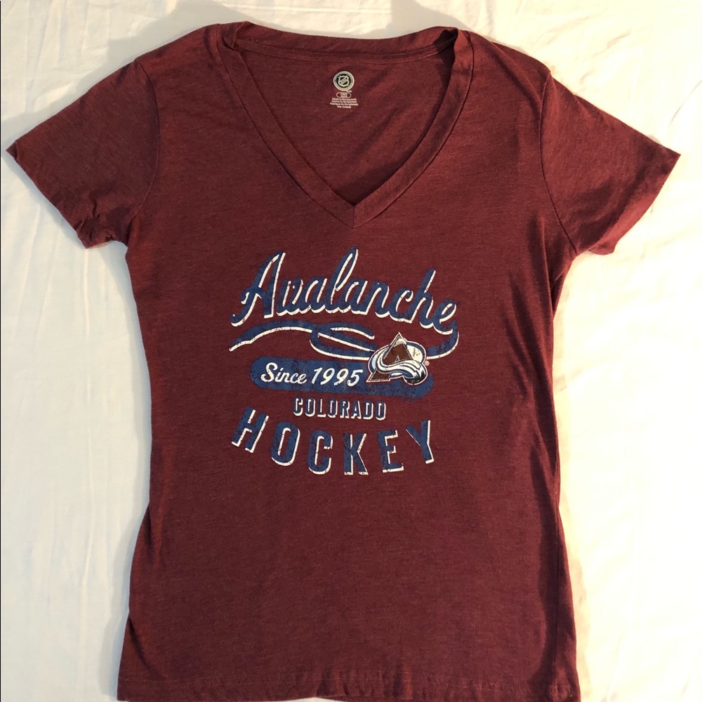 NHL Colorado Avalanche V-Neck Women's Size 12-14 Large T-Shirt Maroon